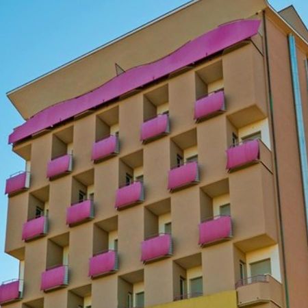 Hotel Atlantic Vista Mare 페자로 외부 사진