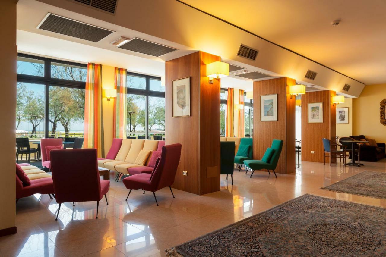 Hotel Atlantic Vista Mare 페자로 외부 사진