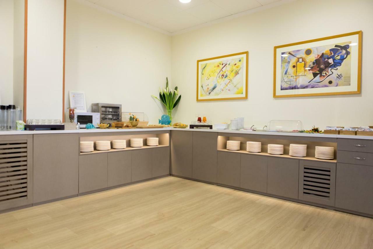 Hotel Atlantic Vista Mare 페자로 외부 사진