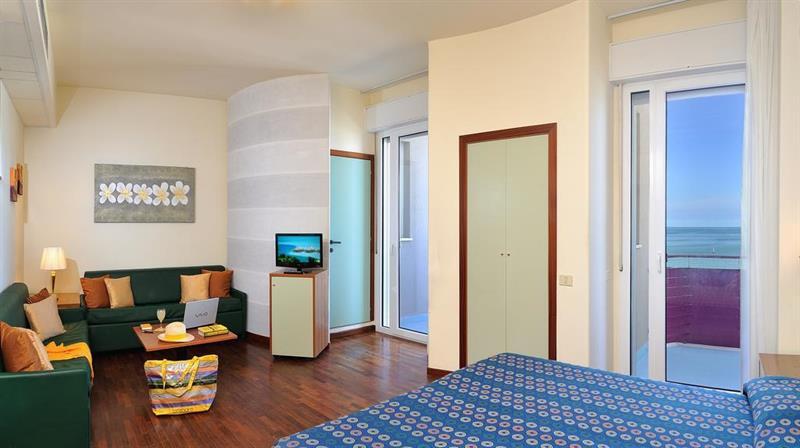 Hotel Atlantic Vista Mare 페자로 외부 사진