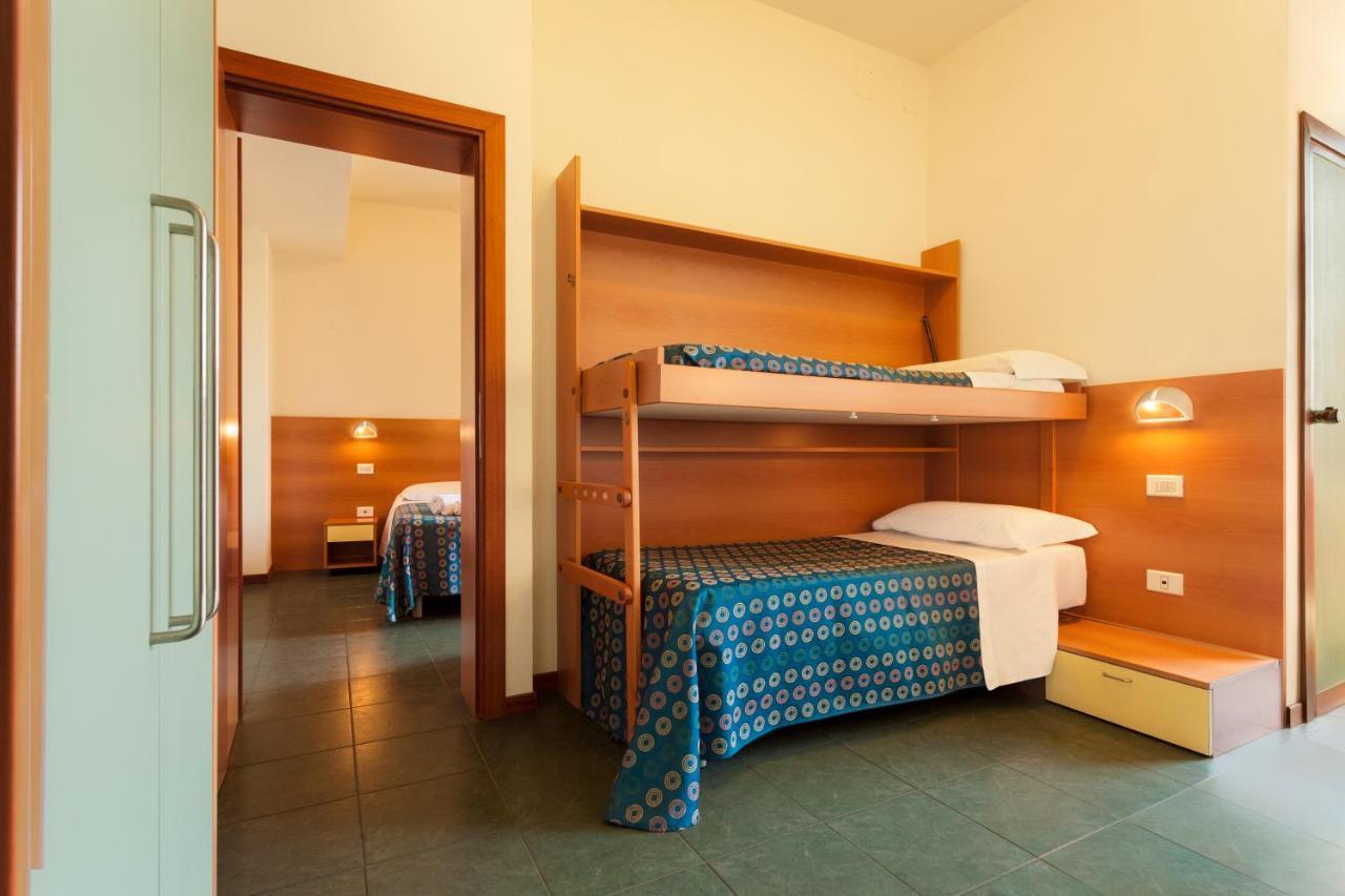 Hotel Atlantic Vista Mare 페자로 외부 사진